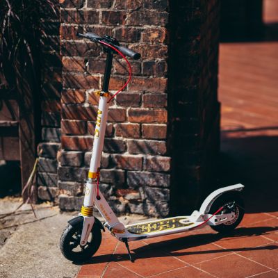 6. HM209T WHITE-GOLD HULAJNOGA Z HAMULCEM TARCZOWYM  NILS EXTREME