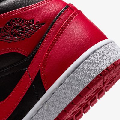 6. Buty do koszykówki Air Jordan 1 Mid Banned - 554724-074