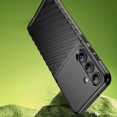 7. Thunder Case etui do Samsung Galaxy S25+ silikonowy pancerny pokrowiec - czarne