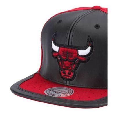 3. Czapka z daszkiem Mitchell & Ness NBA Chicago Bulls NBA Day One Snapback Bulls 6HSSMM19224-CBUBKRD
