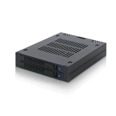 3. Icy Dock MB742SP-B panel drive bay Czarny