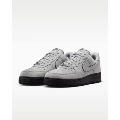 4. Buty męskie NIKE AIR FORCE 1 '07 LV8 (HQ1966-001)