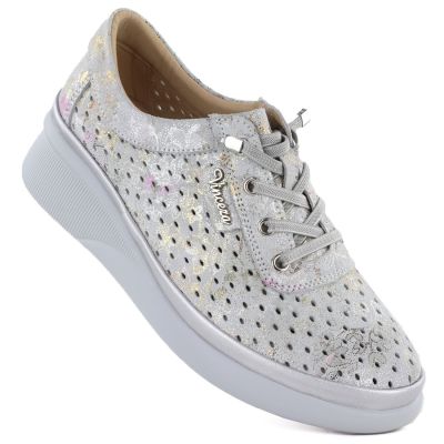 Skórzane półbuty damskie ażurowe na koturnie szare Vinceza 79603