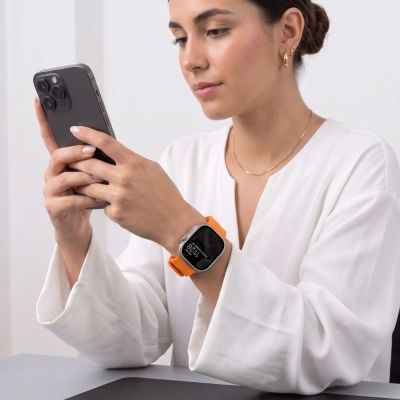 4. Pasek Tech-Protect Motion na Apple Watch 44 / 45 / 46 / 49 mm - pomarańczowy