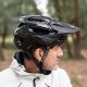 14. Kask rowerowy Rockbros LK-99 na rower górski z regulowanym daszkiem i zapięciem magnetycznym 58-62 cm - czarny