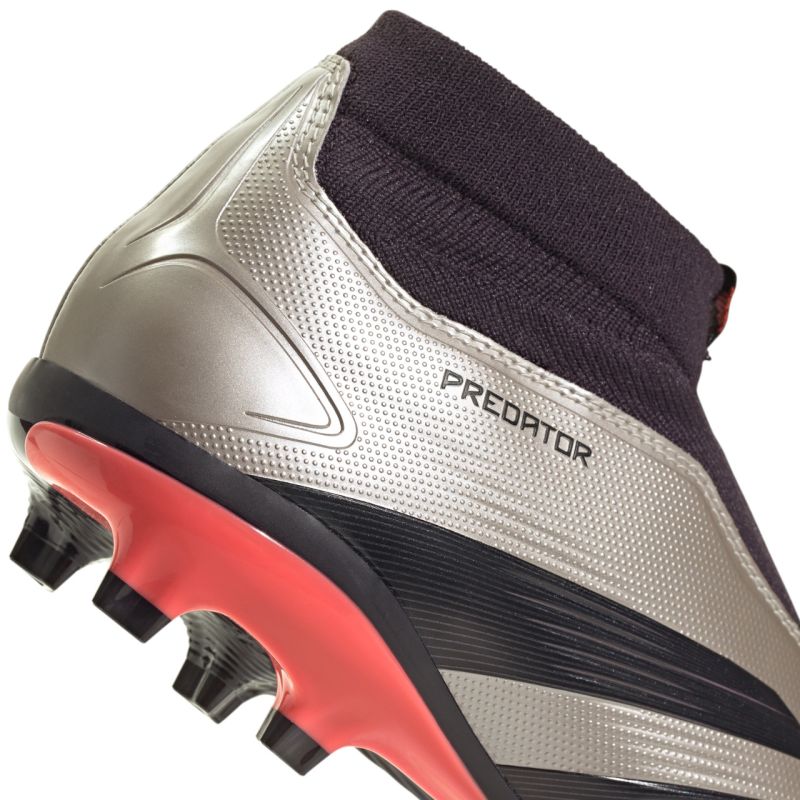 16. Buty piłkarskie adidas Predator League LL FG IF6331