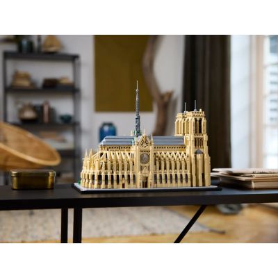 12. LEGO Architecture 21061 Notre-Dame w Paryżu
