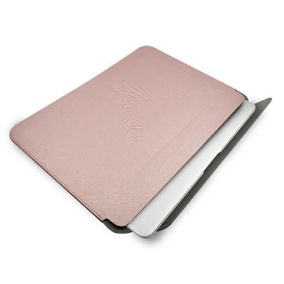 4. Pokrowiec Guess Saffiano Script na laptopa 13'' - różowy