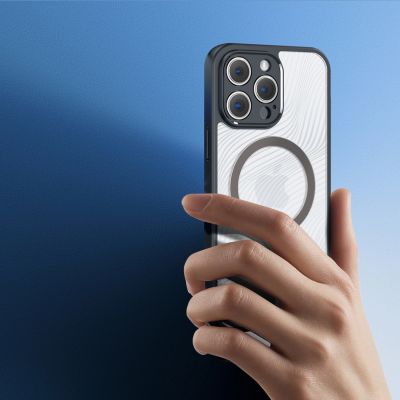 5. Etui Dux Ducis Aimo Mag z MagSafe na iPhone 14 Pro - czarne