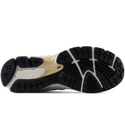 8. Buty New Balance M2002RPN