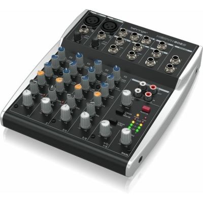 5. Behringer 802S - 8-kanałowy kompaktowy mikser analogowy z interfejsem USB zaprojektowany specjalnie do obsługi podcastów, streamowania oraz nagrywania w domu