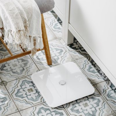 6. Waga łazienkowa ADLER AD 8187w biała