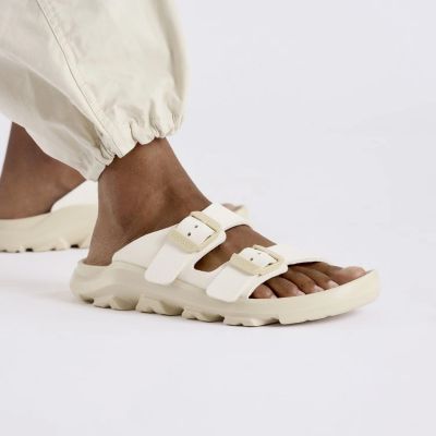 3. Klapki Birkenstock Mogami Terra Stealth 2- Strap W 1029631