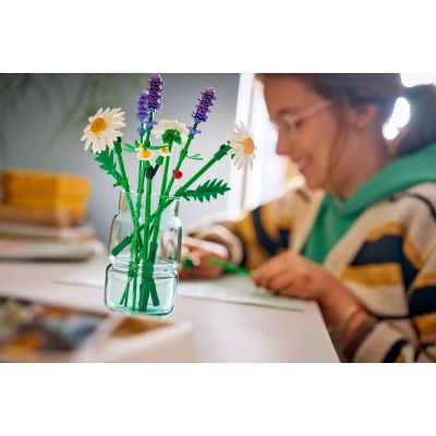 9. LEGO Botanical Collection 11508 - Stokrotki