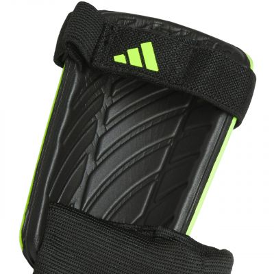 2. Ochraniacze piłkarskie adidas Tiro Match Jr IS5603