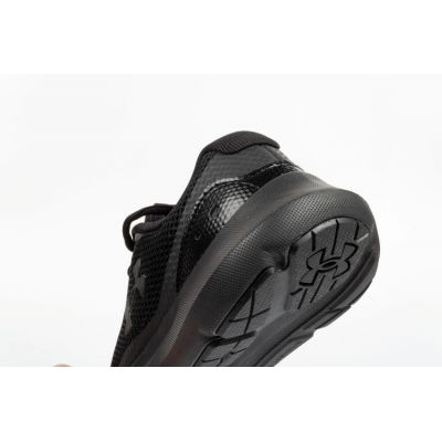 8. Buty Under Armour W 3024989-002