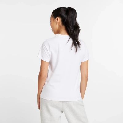 6. Koszulka New Balance Sport Jersey Logo T-Shirt W WT43582WT