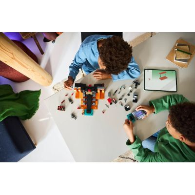 11. LEGO Minecraft 21590 Walka z Witherem