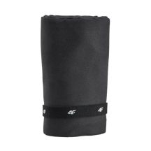 Ręcznik 4F U074 65x90 cm głęboka czerń 4FWSS26ATOWU074 20S