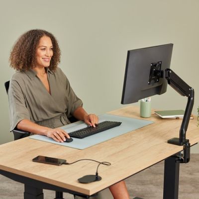 3. Fellowes 100137177 rozgałęziacz 2 m 1 x gniazdo sieciowe Wewnętrzna Czarny