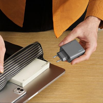 4. Ładowarka sieciowa Cuktech CUKAD653EUGR 65W GaN 2 x USB-C 1 x USB-A - szara