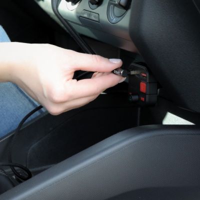 7. SAVIO TR-15 TRANSMITER FM Z WYŚWIETLACZEM, BLUETOOTH I ŁADOWARKĄ PD USB-C USB-A QUICK CHARGE, BASS BOOST