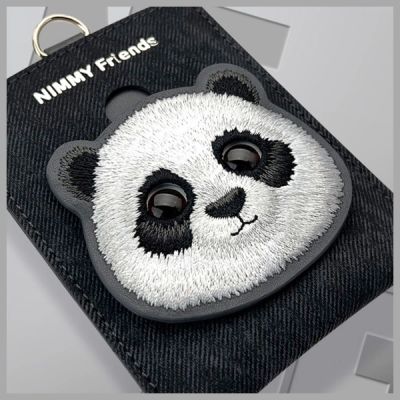 8. Portfel Nimmy Big Eyed Pet 2.0 Panda etui na karty - czarny