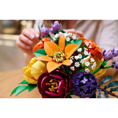 11. LEGO Botanical Collection 10345 - Kwiatowa kompozycja