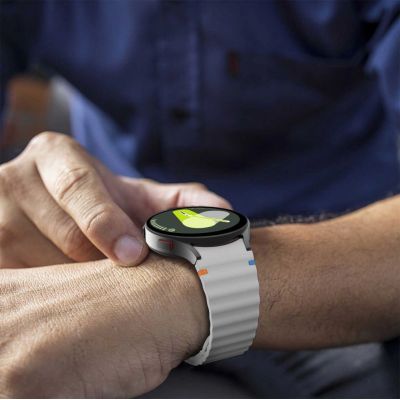 4. Pasek Tech-Protect Silicone Sport na Samsung Galaxy Watch 4 / 5 / 5 Pro / 6 / 7 / FE - beżowy