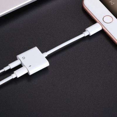 11. Adapter Joyroom S-Y104 słuchawkowy Lightning - Lightning / mini jack 3.5mm - biały