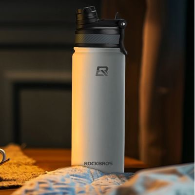 10. Bidon termiczny Rockbros 35210029006 rowerowy na napoje 650 ml - biały