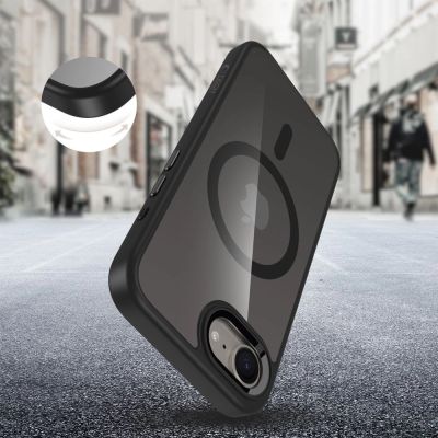 4. Etui Tech-Protect MagMat MagSafe na iPhone 16e /17e - czarne-przezroczyste