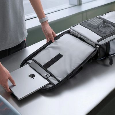 10. Plecak Tech-Protect Defender S70 RYANAIR & WIZZAIR 24L na laptop - szary