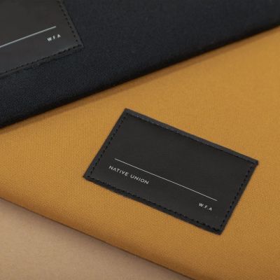 2. Native Union W.F.A Sleeve - etui ochronne do Macbook 14" (slate green)