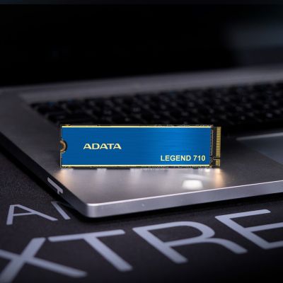 8. Dysk SSD ADATA LEGEND 710 512GB M.2 2280 PCIe Gen3x4