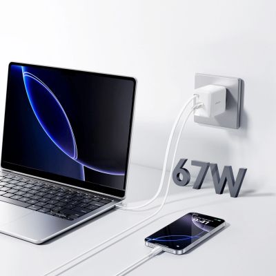 6. Ładowarka sieciowa Joyroom JR-TCL0667WGaNz wbudowanym zwijanym kablem USB-C - biała