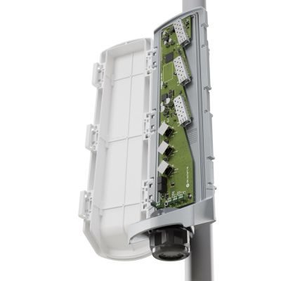 4. Mikrotik CSS606-1G-2Gi-3S+OUT Gigabit Ethernet 57 V