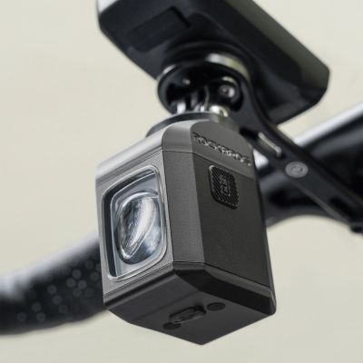 7. Lampka rowerowa Rockbros M8 1600lm przednia z pilotem 10m akumulatorowa 4000 mAh - czarna