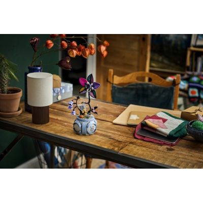 4. LEGO Disney 43288 - Doniczka Sally