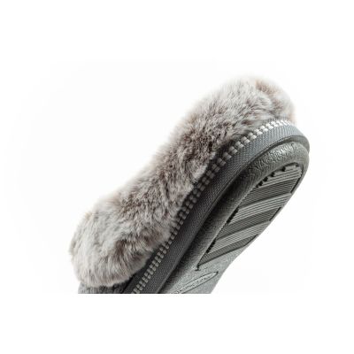 7. Skechers kapcie damskie Cozy Campfire laczki ocieplane modne