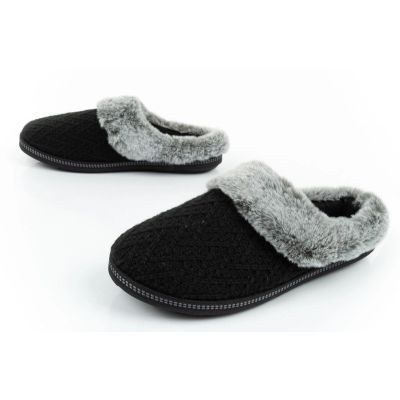 26. Kapcie Skechers W 167225/BLK