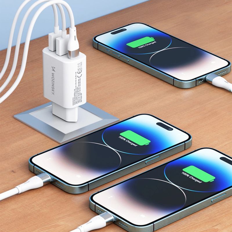 12. Ładowarka sieciowa Wozinsky CWCUCW 30W USB-C / 2 x USB-A - biała