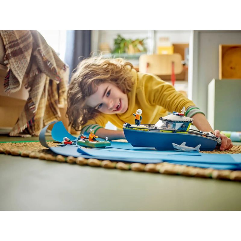 7. LEGO CITY 60456 POLICE BOAT CHASE