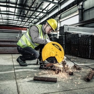 2. Pilarka stołowa DeWALT D28730-QS 4000 RPM