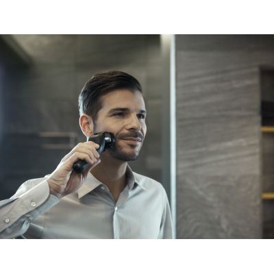 6. Golarka foliowa Panasonic ES-LS6A Czarny Przycinarka