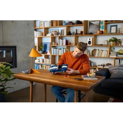 15. LEGO ICONS 10357 Shelby Cobra 427 S/C