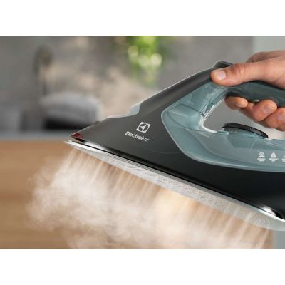 3. Żelazko ELECTROLUX E7SI2-6OG