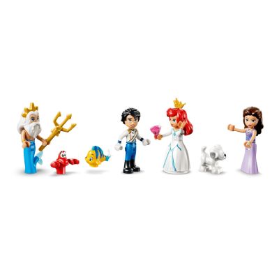 4. LEGO Disney 43299 - Królewska łódź weselna Arielki