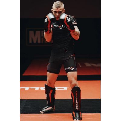 13. Ochraniacze na piszczele M - Phantom Red