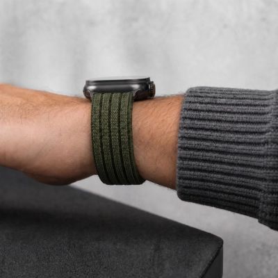 7. Pasek Tech-Protect Nylon Sport na Apple Watch 44 / 45 /46 / 49 mm - ciemnozielony